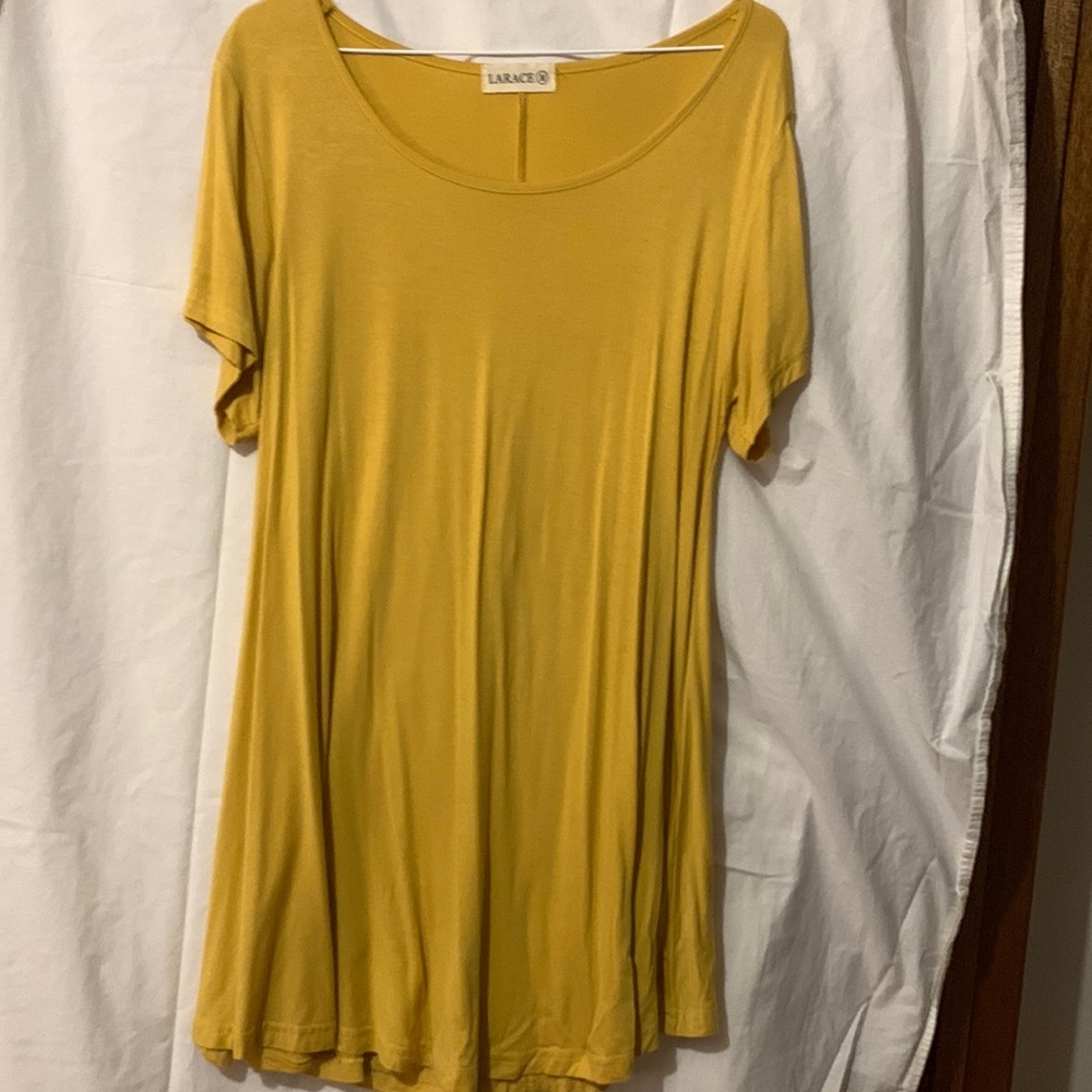 Yellow, long top